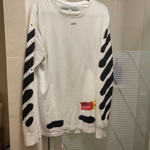 Off white long sleeve tee